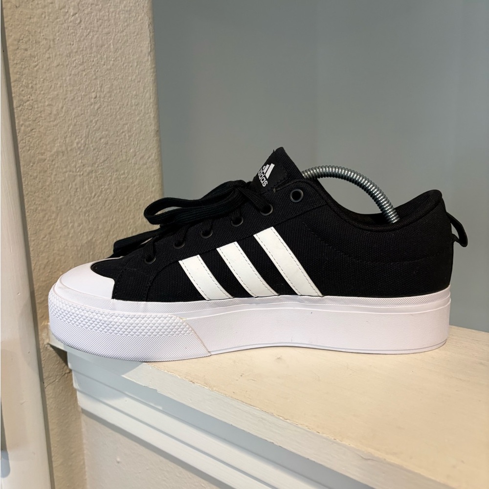 Adidas Bravada 2.0 Black/White Womens U.S Size 10.5  IE2310 - Picture 3 of 9